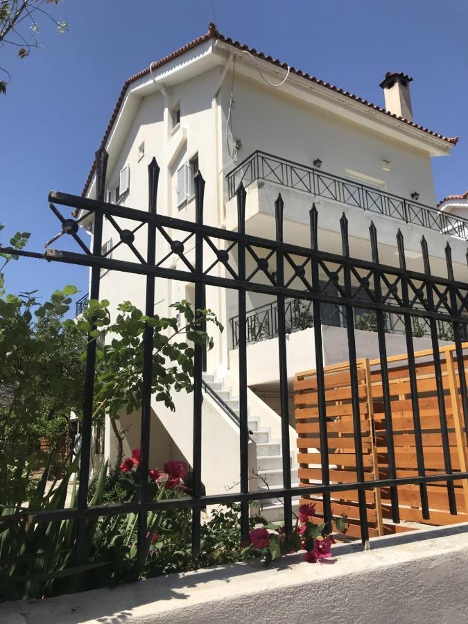 Beautiful Maisonette With A View To The Mountains And The Sea Ajía Marína Kültér fotó