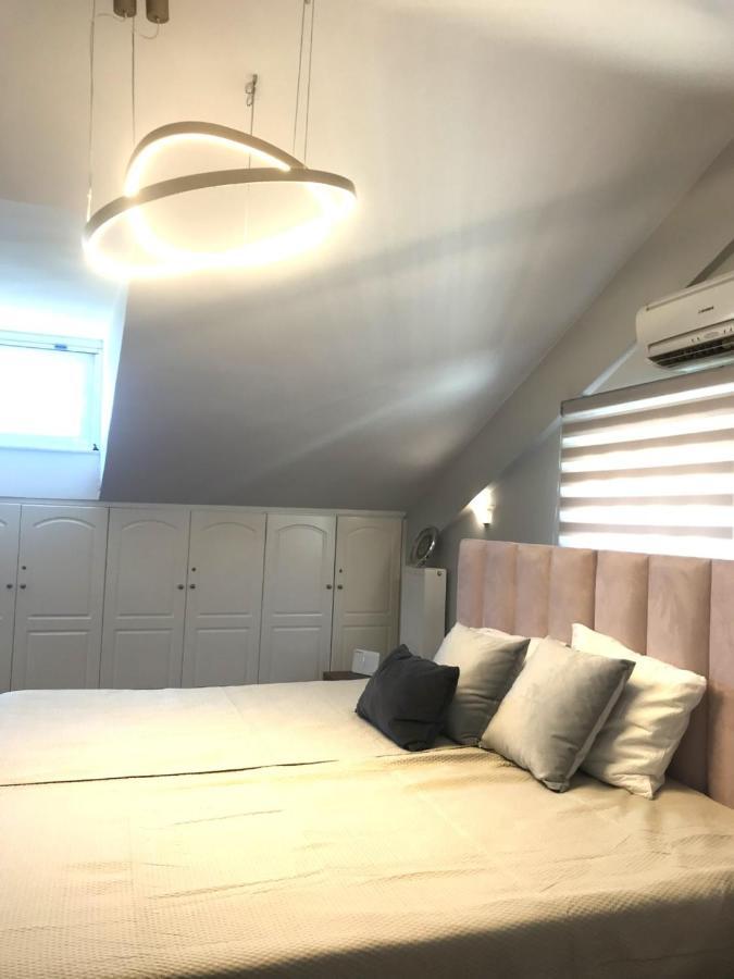 Beautiful Maisonette With A View To The Mountains And The Sea Ajía Marína Kültér fotó
