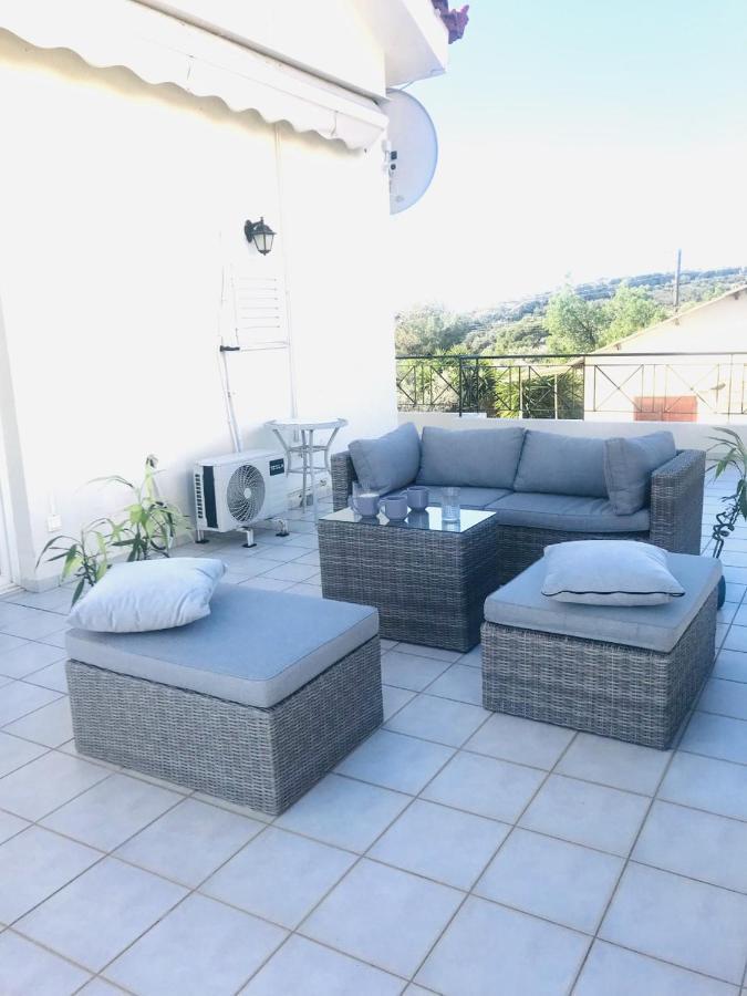 Beautiful Maisonette With A View To The Mountains And The Sea Ajía Marína Kültér fotó