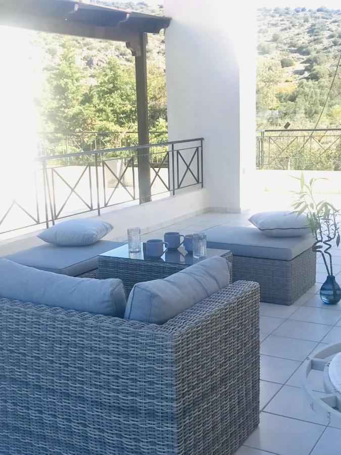 Beautiful Maisonette With A View To The Mountains And The Sea Ajía Marína Kültér fotó